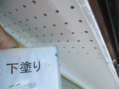 奈良葛城市N様　外壁塗装・屋根塗装・防水工事 軒天下塗り
