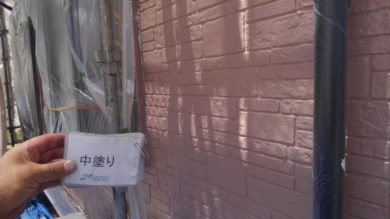 奈良県香芝市O様邸　外壁塗装・屋根塗装・防水工事 外壁塗装　中塗り