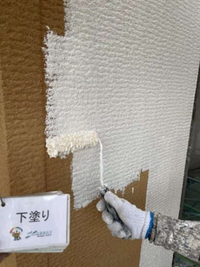 奈良生駒郡三郷町I様　外壁塗装・屋根塗装 外壁下塗り