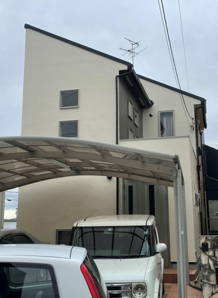奈良香芝市T様　外壁塗装・屋根カバー工法・防水工事 施工後の写真