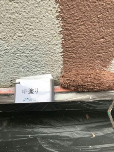 奈良北葛城郡上牧町F様邸　外壁塗装工事 外壁塗装中塗り