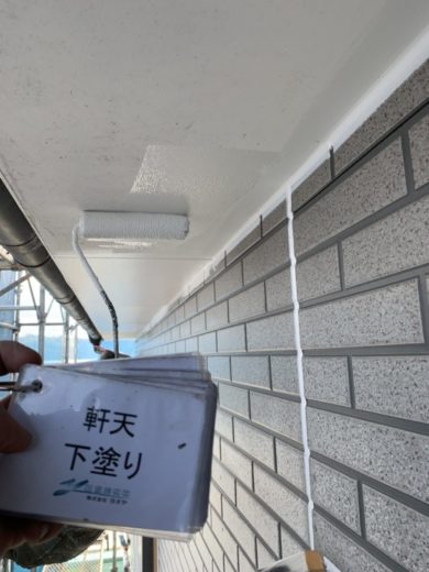 奈良北葛城郡河合町S様邸　外壁塗装・屋根塗装・ベランダ防水工事 軒天下塗り