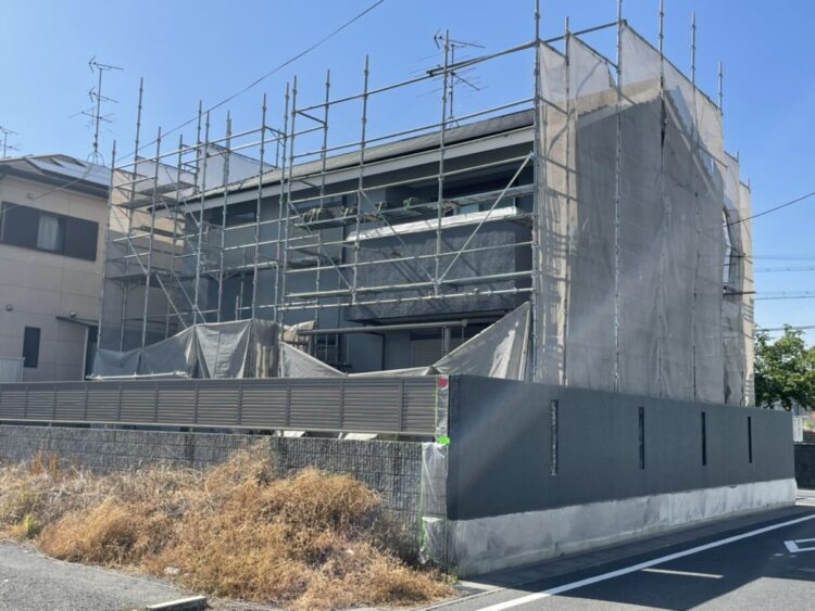 奈良の香芝市の株式会社ヨネヤの外壁塗装と屋根塗装の塗料の養生シート