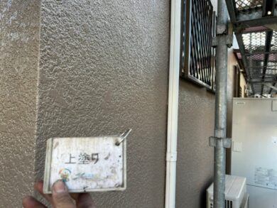 奈良県生駒郡三郷町K様邸　外壁塗装・屋根塗装・防水工事 外壁上塗り