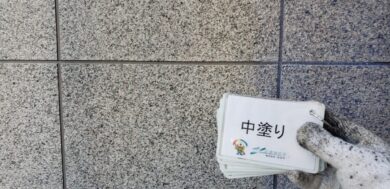 奈良大和高田市O様邸　外壁塗装・屋根塗装・防水工事 外壁クリヤー仕上げ（中塗り）
