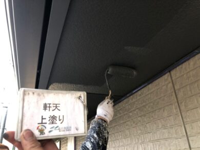奈良北葛城郡上牧町M様　外壁塗装工事 軒天上塗り