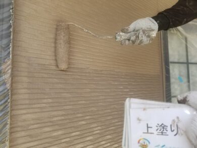 奈良香芝市H様邸　外壁塗装・屋根塗装工事 外壁上塗り