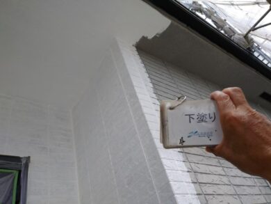 奈良生駒郡斑鳩町I様邸　外壁塗装・屋根塗装・防水工事 外壁下塗り