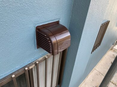 奈良葛城市N様邸　外壁塗装工事 換気フードシリコン仕上げ