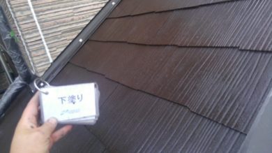 奈良香芝市A様邸　外壁塗装・屋根塗装・防水工事 屋根塗装下塗り1回目