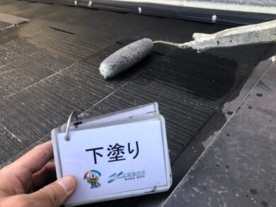奈良県香芝市T様邸　外壁塗装・屋根塗装・防水工事 屋根下塗り