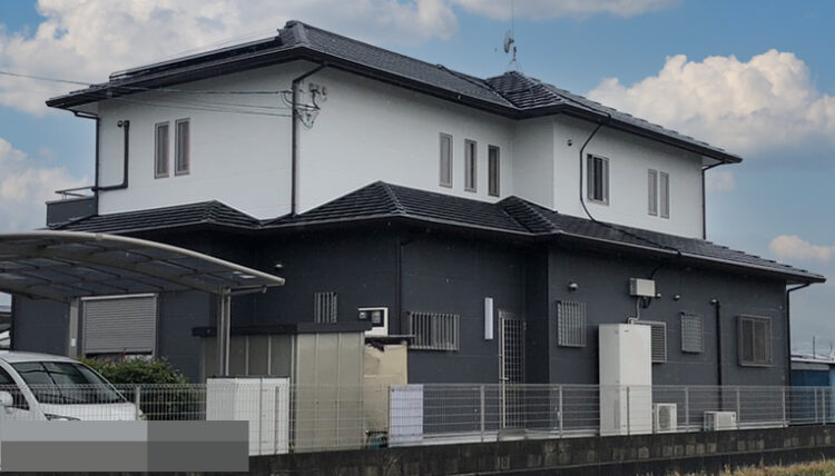 奈良の香芝市の株式会社ヨネヤの外壁塗装と屋根塗装のツートンカラー