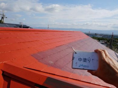 奈良北葛城郡王寺町M様邸　外壁塗装・屋根塗装工事 屋根塗装中塗り