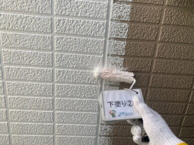 奈良香芝市T様邸　外壁塗装・屋根塗装工事 外壁下塗り②