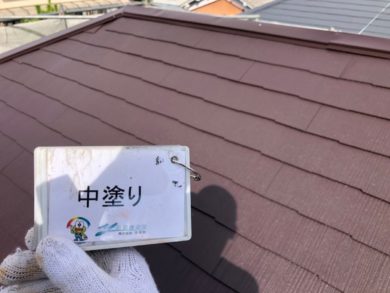 奈良御所市H様邸　外壁塗装　屋根塗装 屋根塗装中塗り