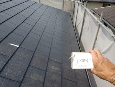 奈良県北葛城郡上牧町M様邸　外壁塗装・屋根塗装工事 屋根中塗り