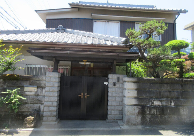 奈良葛城市M様邸　外壁塗装工事 施工前の写真