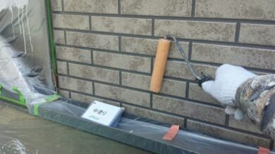 奈良葛城市R様　外壁塗装・屋根塗装・防水工事 外壁塗装1F中塗り