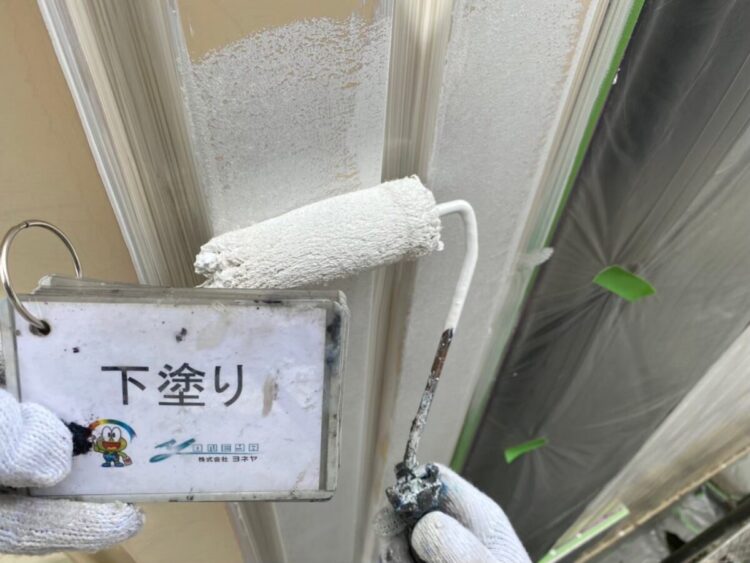 奈良の香芝市の株式会社ヨネヤの外壁塗装と屋根塗装の下塗り