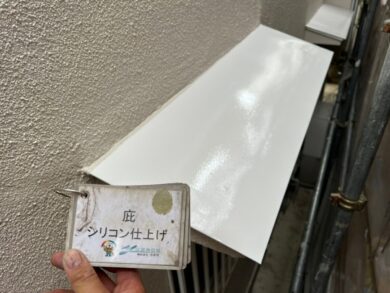 奈良香芝市T様邸　外壁塗装・屋根塗装工事 庇シリコン仕上げ