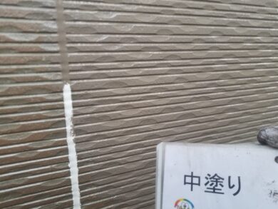 奈良香芝市H様邸　外壁塗装・屋根塗装工事 外壁中塗り
