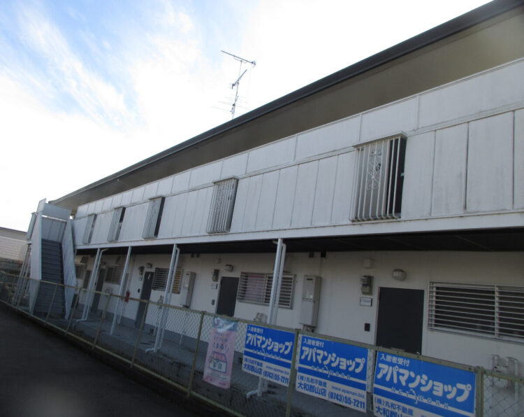 奈良県大和郡山市H様邸(アパート）　外壁塗装・屋根塗装工事 施工前の写真