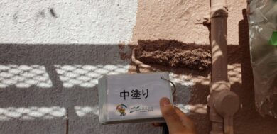 奈良北葛城郡上牧町H様　外壁塗装・屋根塗装・防水工事 外壁塗装中塗り