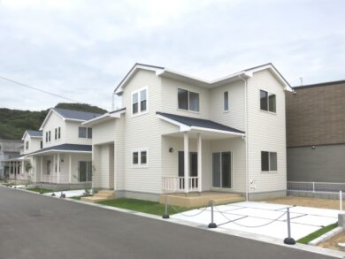 奈良の香芝市の株式会社ヨネヤの外壁塗装と屋根塗装の白い家