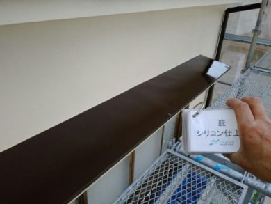 大阪府南河内郡太子町T様邸　外壁塗装工事 付帯部塗装①