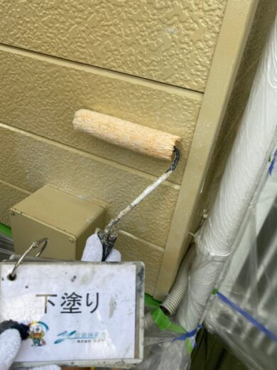 奈良香芝市S様邸　外壁塗装・屋根塗装工事 外壁下塗り