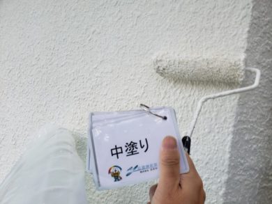 奈良香芝市K様邸　外壁塗装・防水工事 外壁塗装中塗り