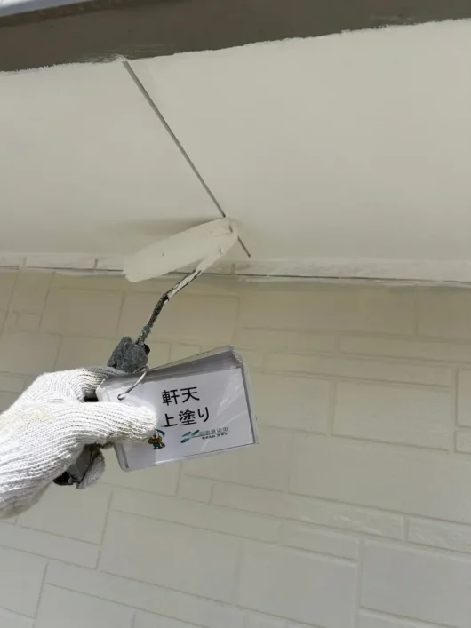 奈良県大和郡山市北郡山町T様邸　外壁塗装・防水工事 軒天　上塗り