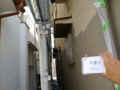 奈良県北葛城郡上牧町S様邸　外壁塗装・防水工事 外壁塗装　下塗り①