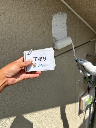 奈良県北葛城郡上牧町T様邸　外壁塗装・屋根塗装・防水工事 外壁下塗り