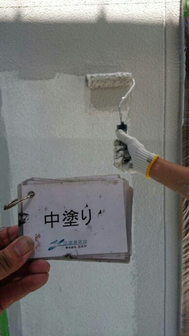 奈良北葛城郡広陵町O様　外壁塗装・屋根葺き替え工事 外壁塗装中塗り