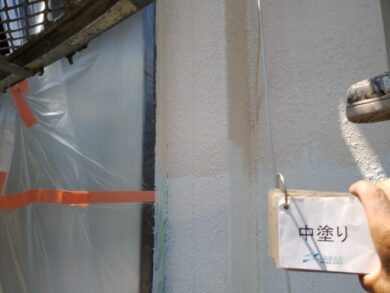奈良生駒郡安堵町Y様邸　外壁塗装・屋根塗装工事 外壁中塗り